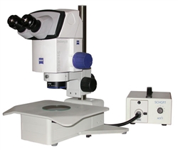 ZEISS DISCOVERY V8 STEREOZOOM MICROSCOPE ON FIBER OPTIC LIGHTED TRANSMITTED LIGHT ADJUSTABLE MIRROR BASE